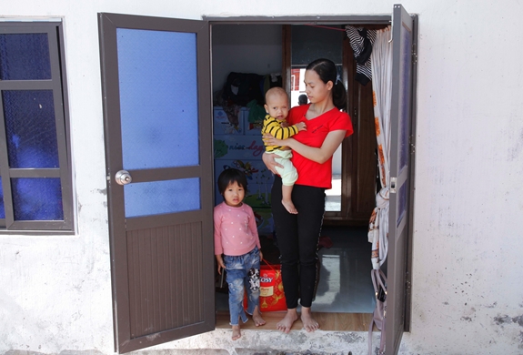 Chị Trần Thị Hải và hai con.